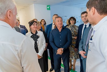 Депутаты посетили обновленный корпус областной больницы